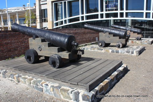 Cannon at The Chavonnes Battery Museum